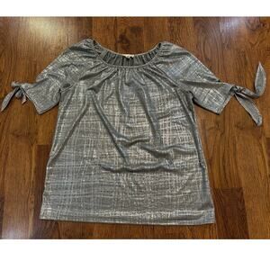 Emi & Joe Women’s Metallic Silver Casual Blouse – Size Medium Shimmer Chic